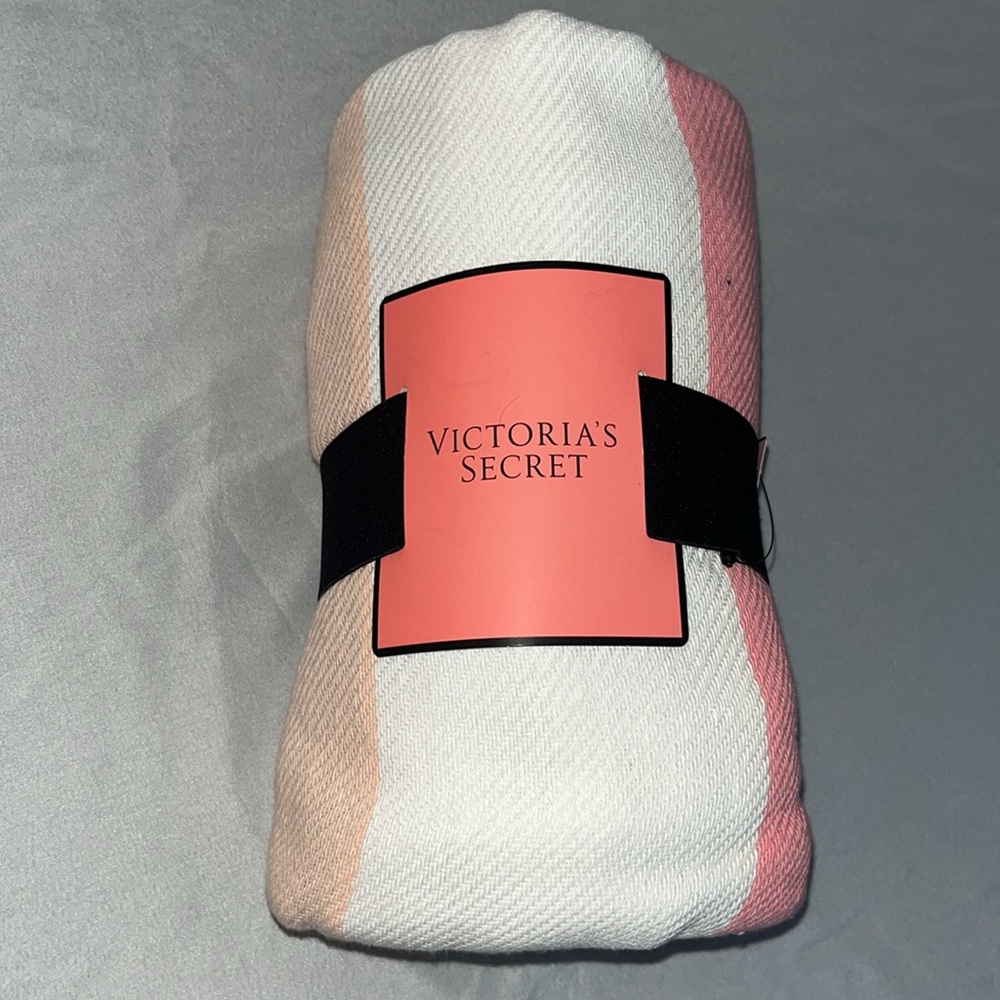 NWT VS Cotton Beach Blanket
